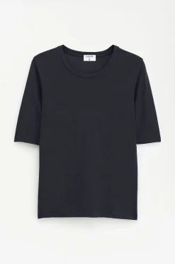Elena Tee