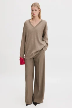 Long V-Neck Cashmere Sweater